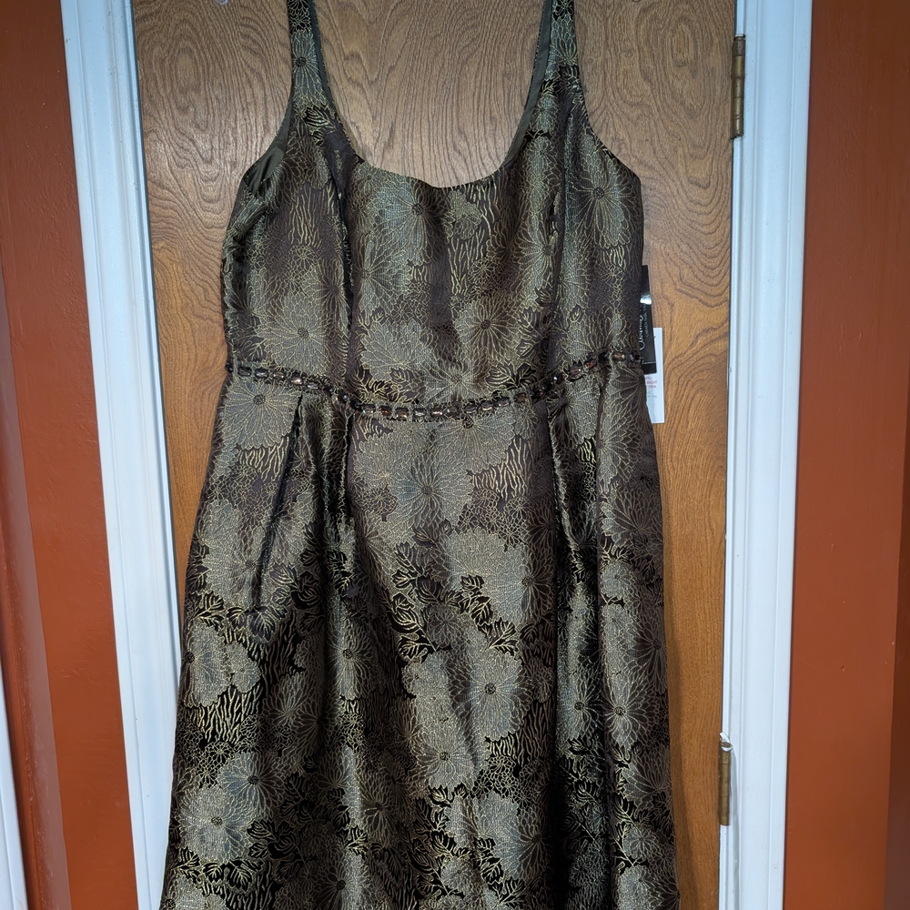 Carmen Marc Valvo Elegant Floral Patterned Dress With Pockets
